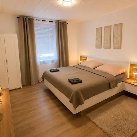 Geraeumige 3-zimmer-ferienwohnung Mit Terrasse Apartment