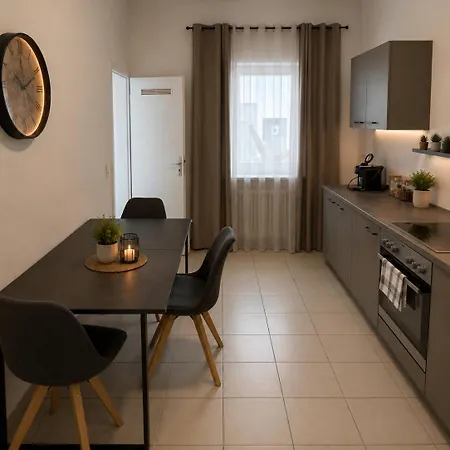 Geraeumige 3-zimmer-ferienwohnung Mit Terrasse * Koblenz (Rhineland-Palatinate)